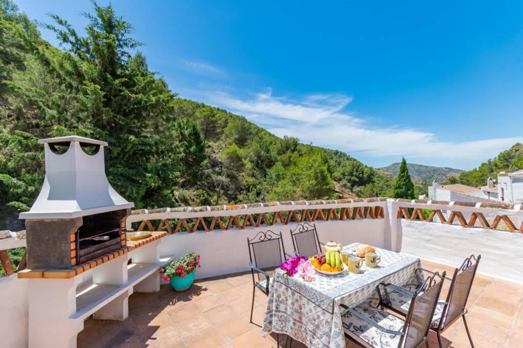 Casa Rosa, Con Encanto Y Piscina Climatizada Frigiliana Bagian luar foto