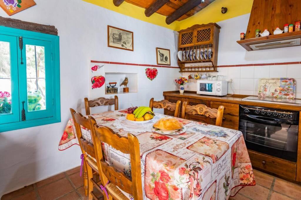 Casa Rosa, Con Encanto Y Piscina Climatizada Frigiliana Bagian luar foto